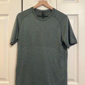 lululemon athletica Heathered Green Short Sleeve Tee